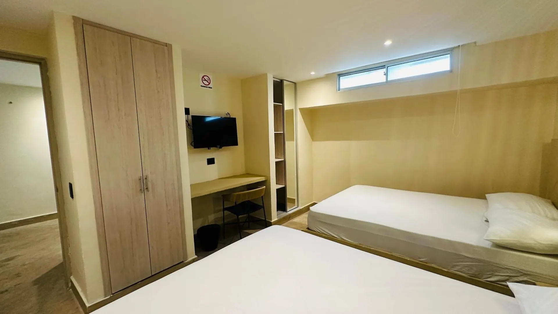 Hotel The Host At Santa Marta Pensión